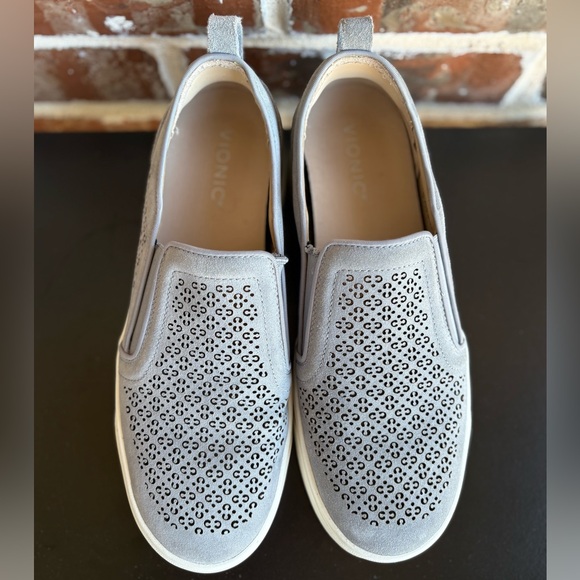 VIONIC Kimmie Perf Gray Suede Sneakers Slip On Sneakers Size 10 - Picture 3 of 13